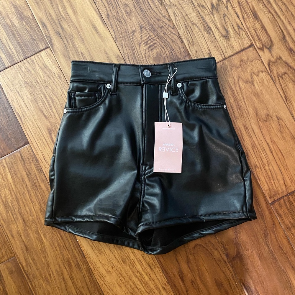 REVICE london cutoff shorts